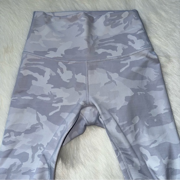 Lululemon Workout Set - Picture 8 of 16